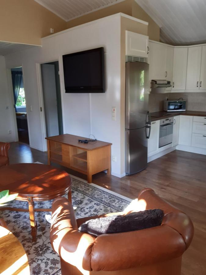 The Cottage Badelunda Västerås Extérieur photo